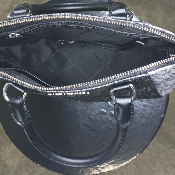 Michael Kors Sienna Medium Two-Tone GraphicLogo Messenger Bag - Picture 8 of 8